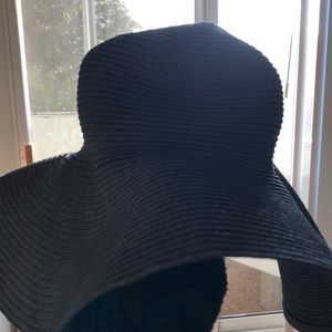 Floppy sun hat